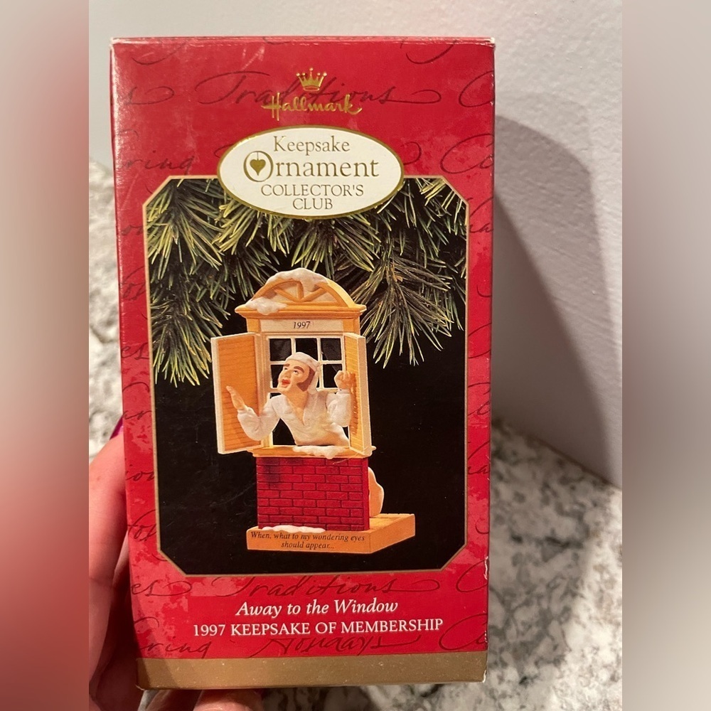 Hallmark vintage ornament “ when what to my wondering eyes should appear”